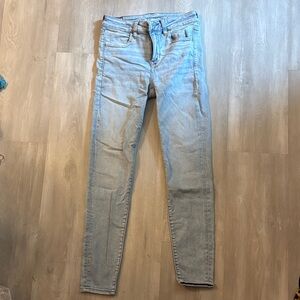 American Eagle Outfitters Light Wash Skinny Jeans